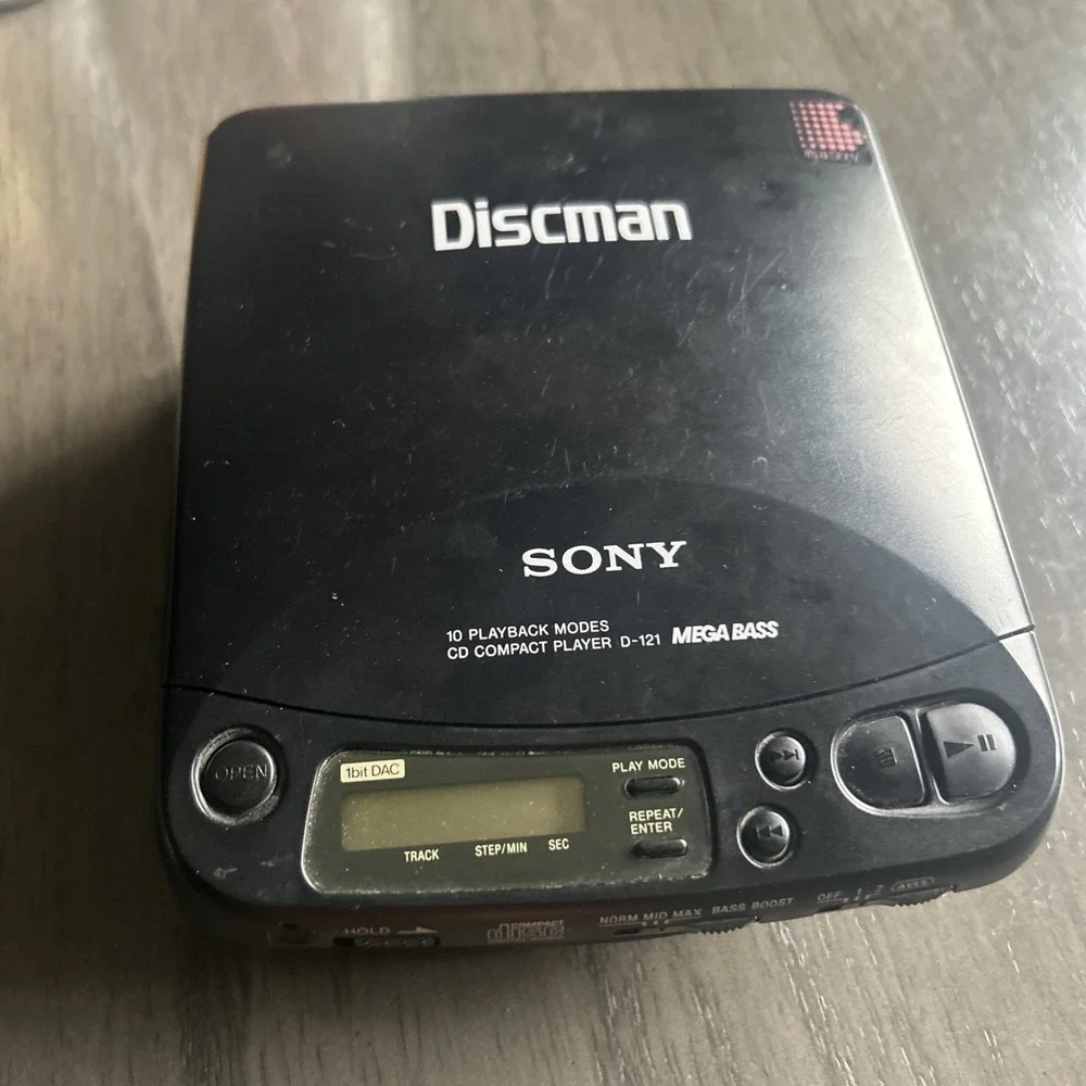 Sony Discman D-121 CD Compact Player 1993 MegaBass Portable Car Mount w/Tape